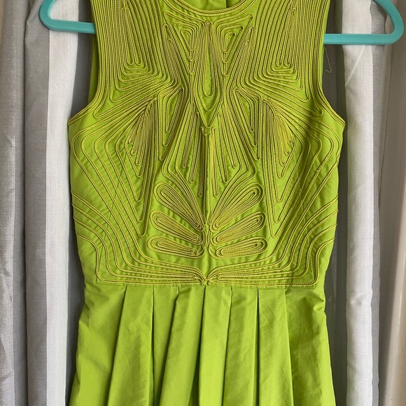Elegant green Junior dress size 2 - Picture 3 of 5